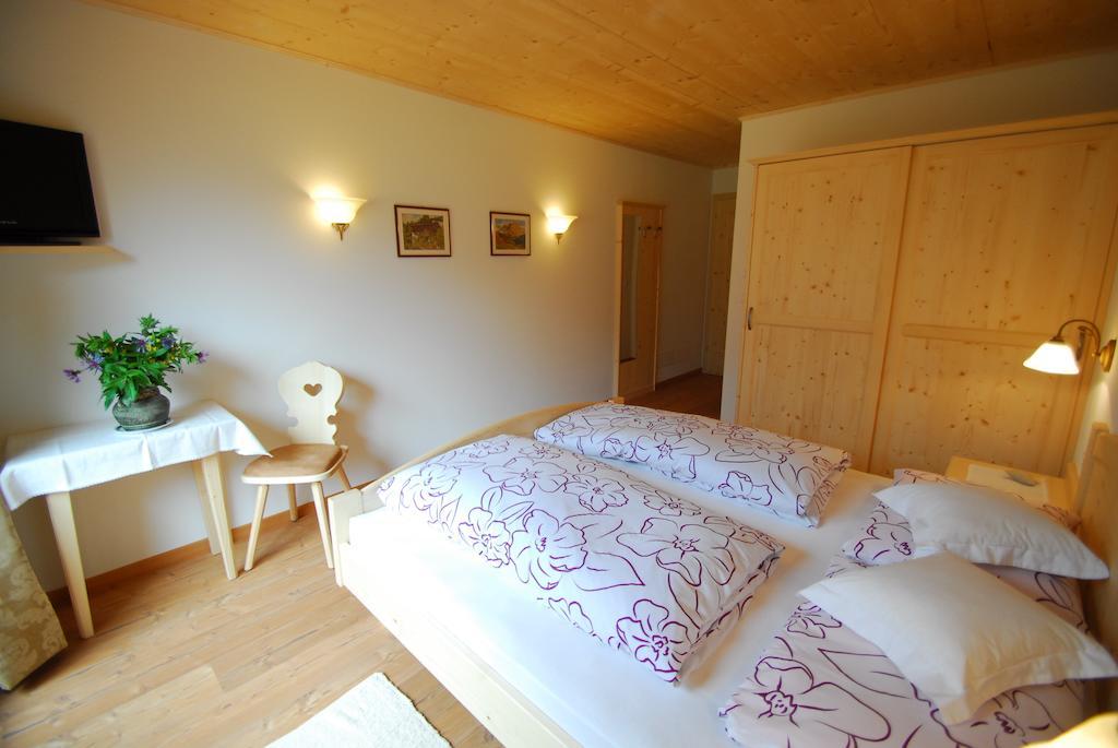 Oberkantiolhof Funes  Room photo